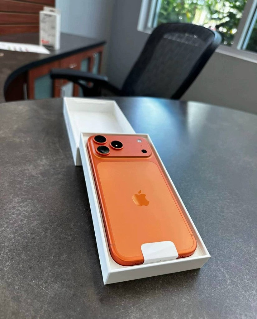 Photo iPhone 17 Pro Max client Amine D.